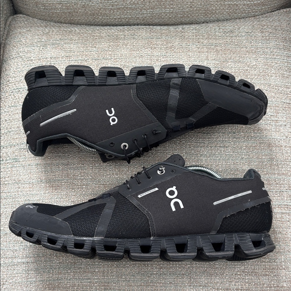 On Cloud Cloud 5 Waterproof Black Running Shoes Sneakers Mens size 13 - Picture 5 of 8